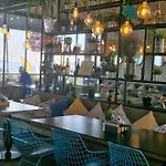 Marbel - Designer Retreat With Free Parking Apartment