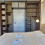 Apartment Marbel - Designer Retreat With Free Parking *