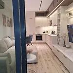 Marbel - Designer Retreat With Free Parking Apartment *