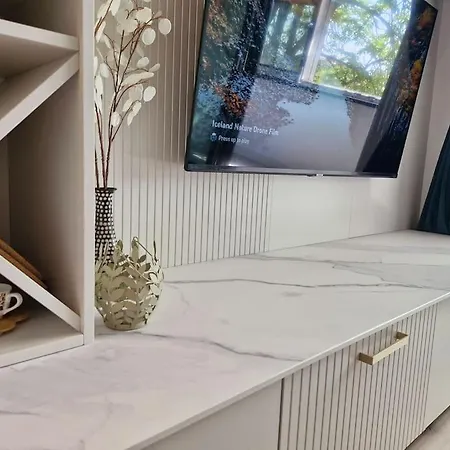 Marbel - Designer Retreat With Free Parking Apartman