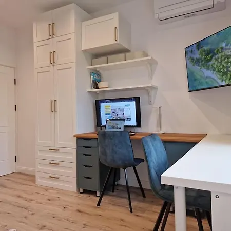 Marbel - Designer Retreat With Free Parking Apartman