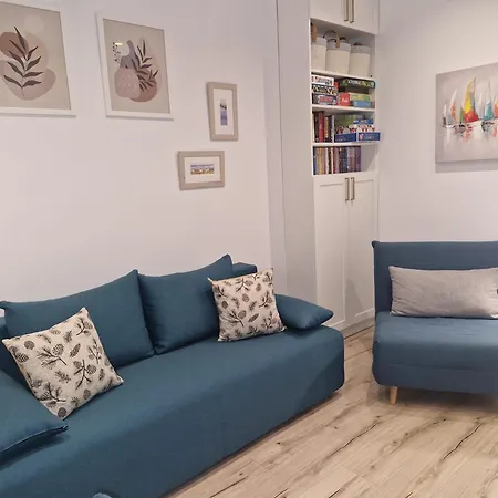 Apartment Marbel - Designer Retreat With Free Parking