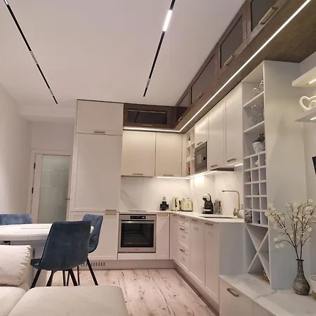 Marbel - Designer Retreat With Free Parking Apartment *