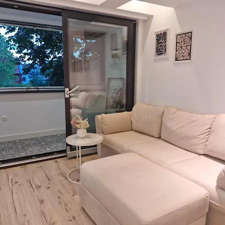 Appartement Marbél - Designer Retreat With Free Parking *