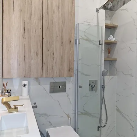Marbél - Designer Retreat With Free Parking