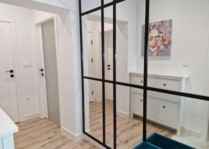 Marbel - Designer Retreat With Free Parking