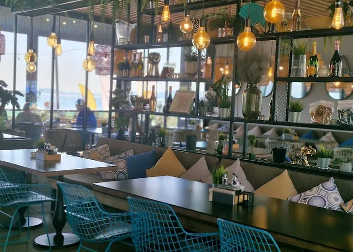 Marbel - Designer Retreat With Free Parking Apartment