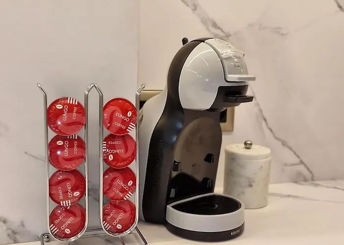 Apartment Marbel - Designer Retreat With Free Parking