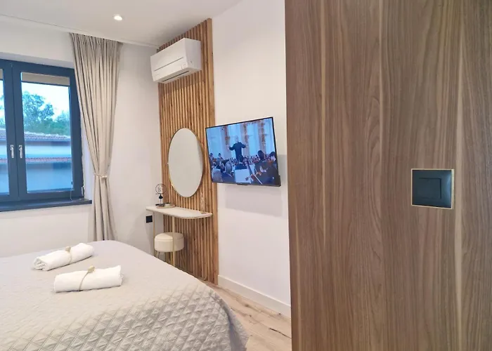 Marbel - Designer Retreat With Free Parking Apartment