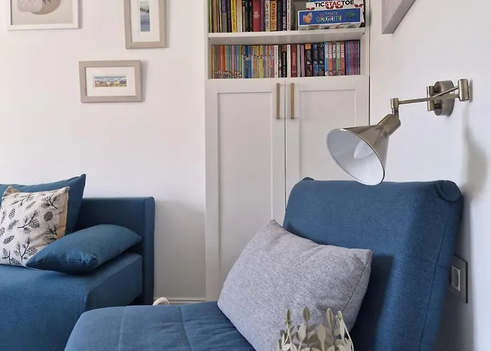 Marbel - Designer Retreat With Free Parking Apartment *