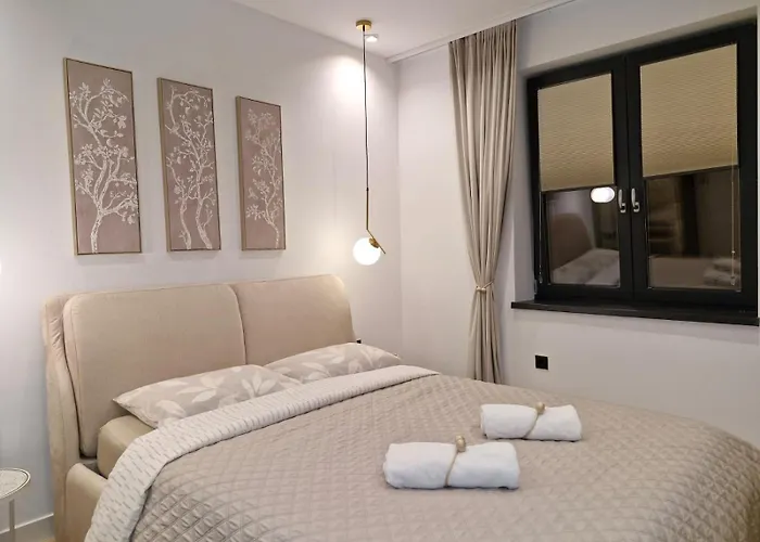 Marbel - Designer Retreat With Free Parking Apartment